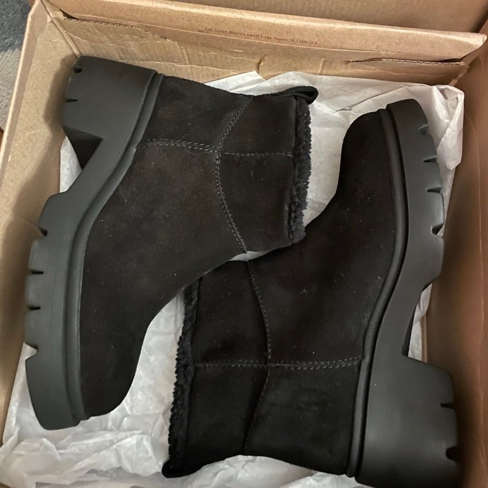 Steve Madden Black Suede Boots 7.5